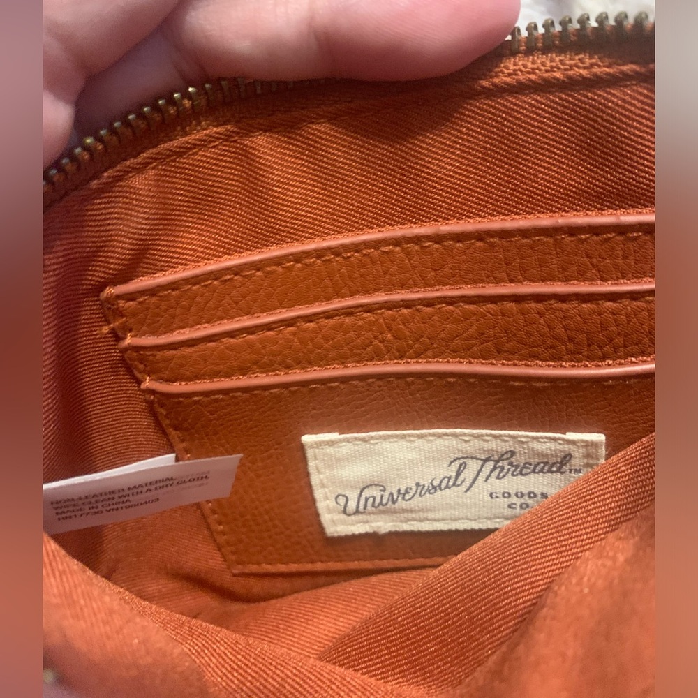 Universal Thread Wristlet Red/Rust Like New - image 7